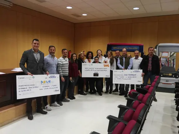 Miembros de los distintos equipos junto a Abel Rionda, CEO de ADN