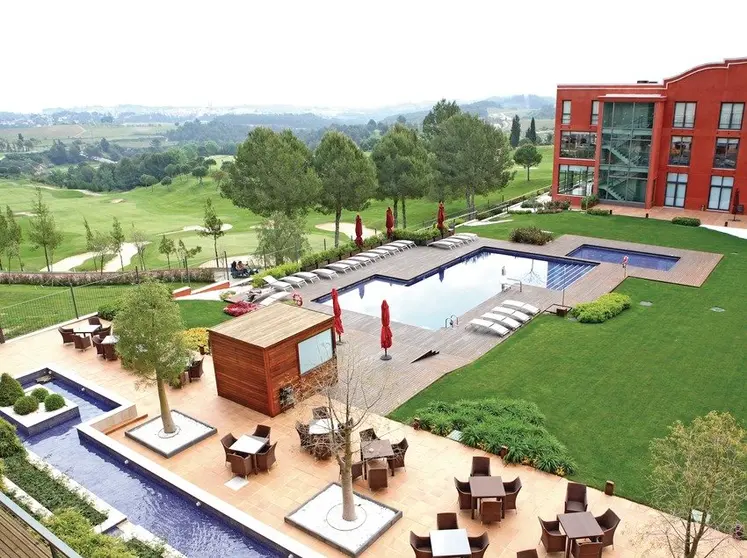 hilton barcelona golf