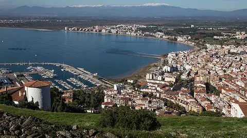 07-ROSES -Panor&aacute;mica (desde Puig Rom