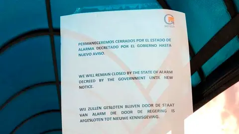 cartel cierre hotelesre